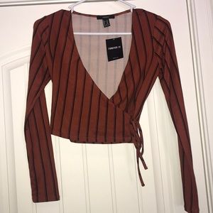 NEW WITH TAGS F21 tie cross crop top